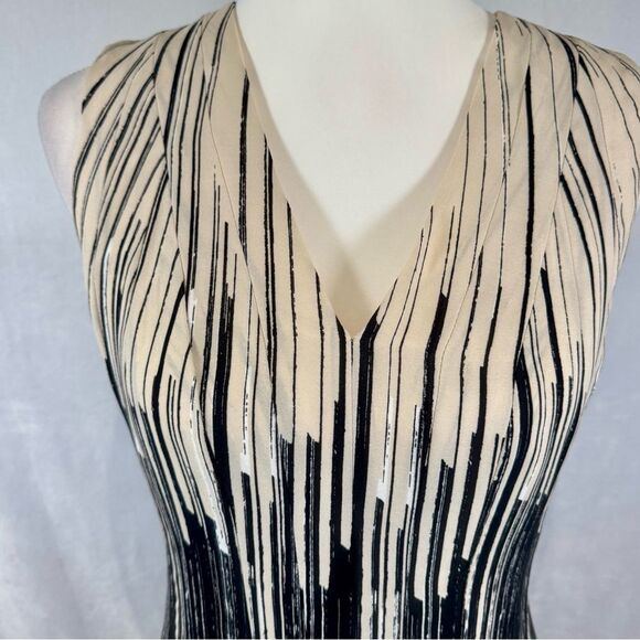 Anne Klein cream and black flattering pleated waist abstract print dress size 2 - Picture 3 of 8